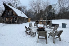 A fire and a hut to warm up by on the trail.